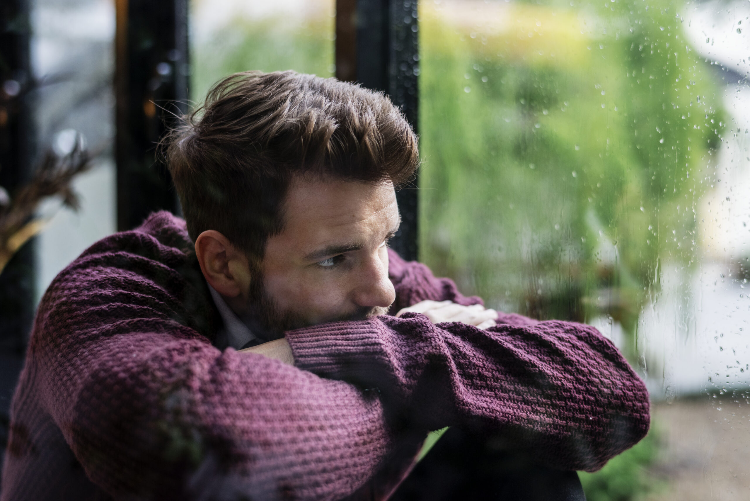 Wie vermissen Männer eine Frau? So zeigt sich Sehnsucht bei Männern