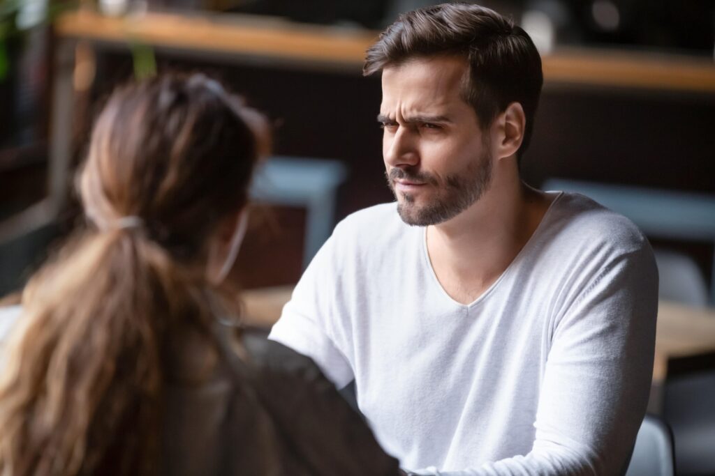 Mann und Frau im Gespräch – Freundschaft zwischen Mann und Frau oder doch mehr?